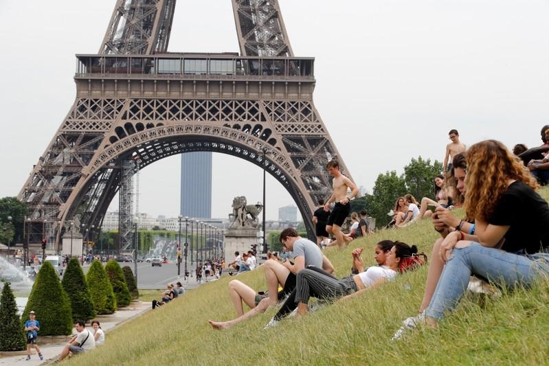 Pháp trải qua năm nóng nhất trong hơn 100 năm và khô hạn kỷ lục